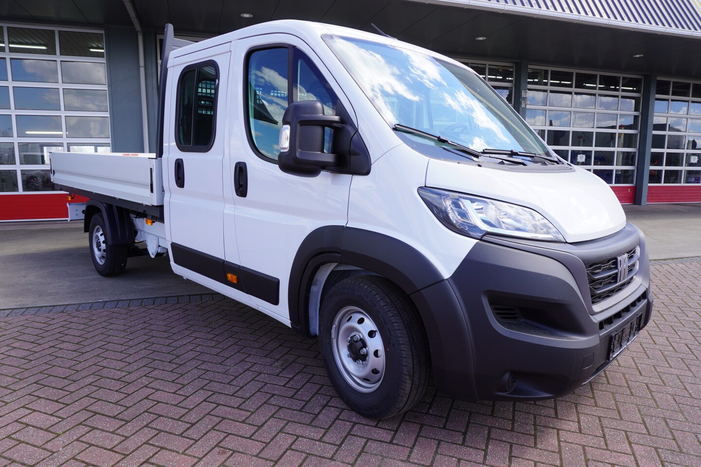 Fiat Ducato - 35H 2.2 MultiJet 140pk L4H1 DC Pick-up V008 | Airco  | versterkte achteras | 7 Zits | Crui - AutoWereld.nl