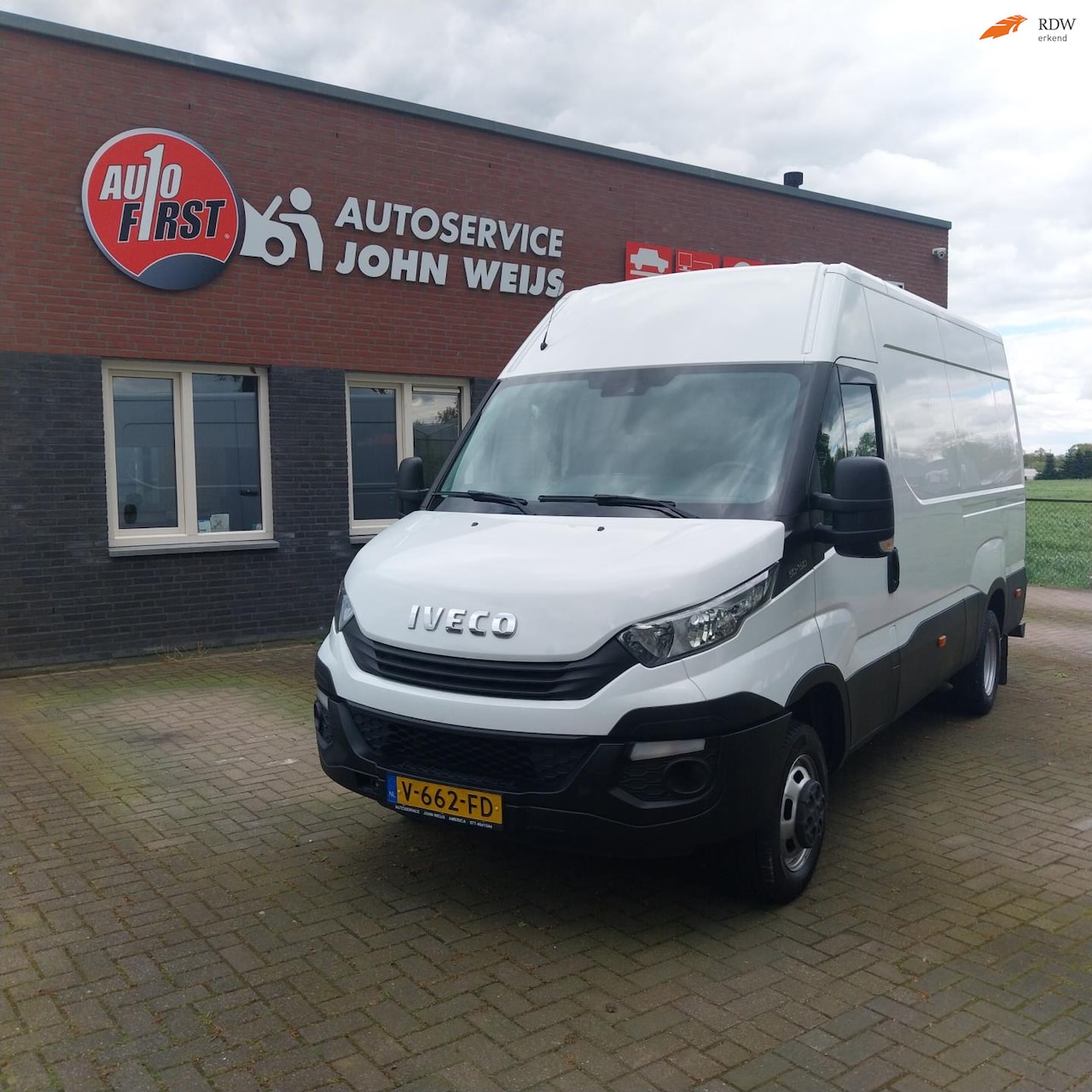 Iveco Daily - 50C15 extra luchtvering, dubbel lucht, achteruitrijcamera - AutoWereld.nl