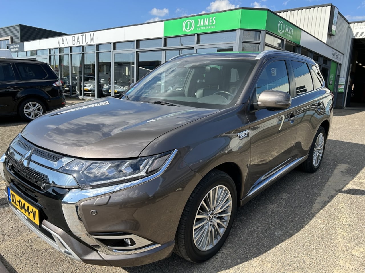 Mitsubishi Outlander - 2.4 PHEV Instyle 2.4 PHEV Instyle - AutoWereld.nl