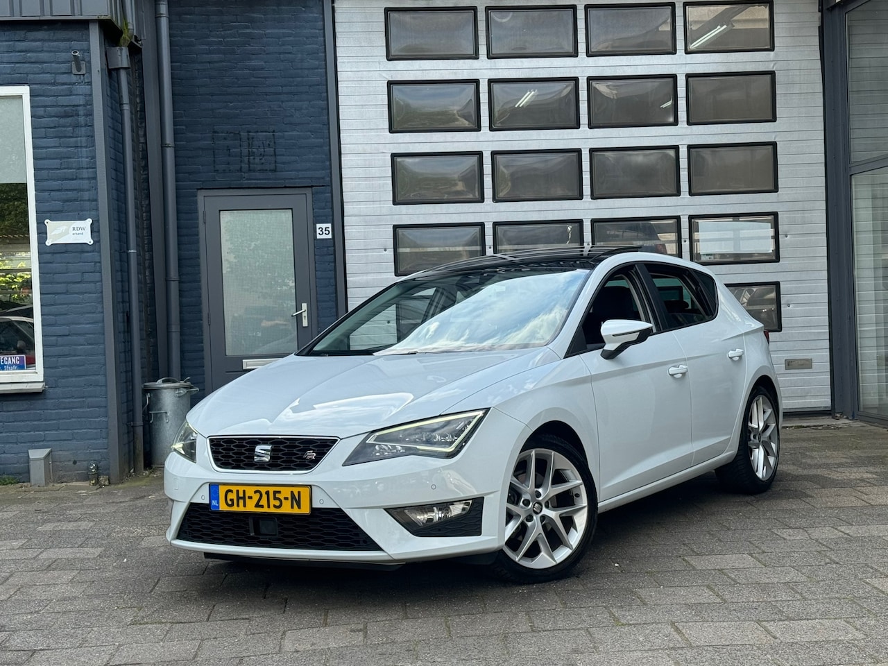 Seat Leon - 1.4 TSI ACT FR Dynamic | Pano | Clima | Cruise | Navi | PDC - AutoWereld.nl