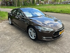 Tesla Model S - Signature Performance Internet Meeneemprijs. Inclusief panoramadak en CCS snellaad upgrade.