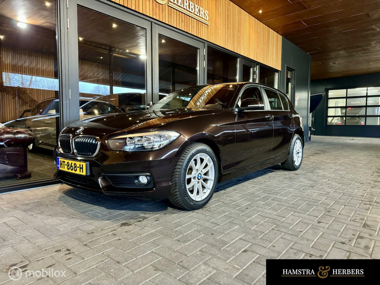 BMW 1-serie - 118i Bruin Metallic, automaat, premium occasion - AutoWereld.nl