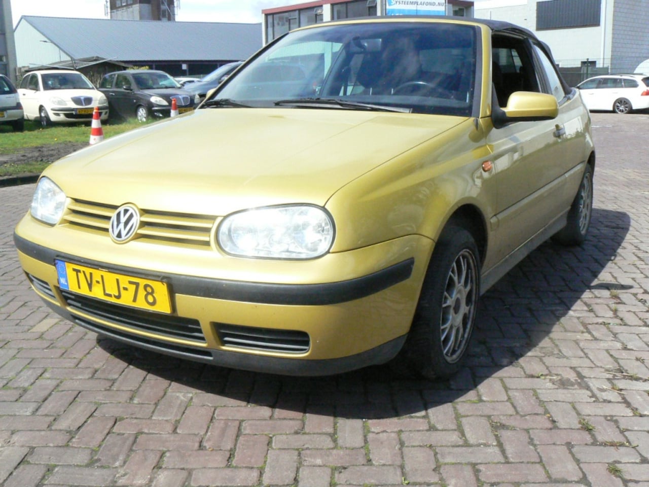 Volkswagen Golf Cabriolet - HANDMATIG!!!! 1.8 Trendline - AutoWereld.nl