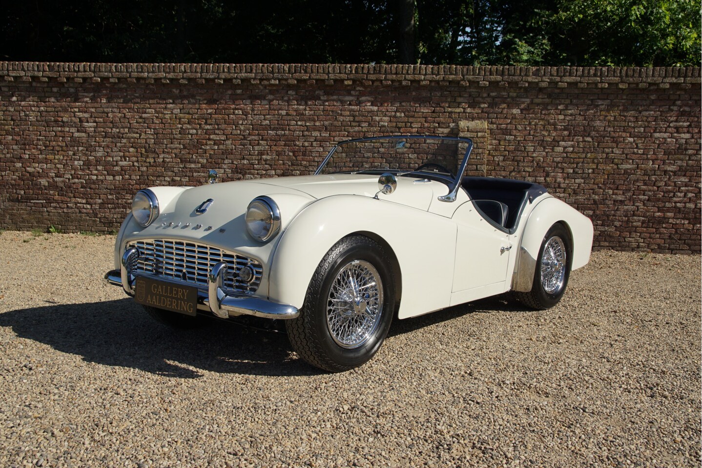 Triumph TR3A - Restored condition, Frame-off restoration in 2007-2011, All technical parts have been over - AutoWereld.nl