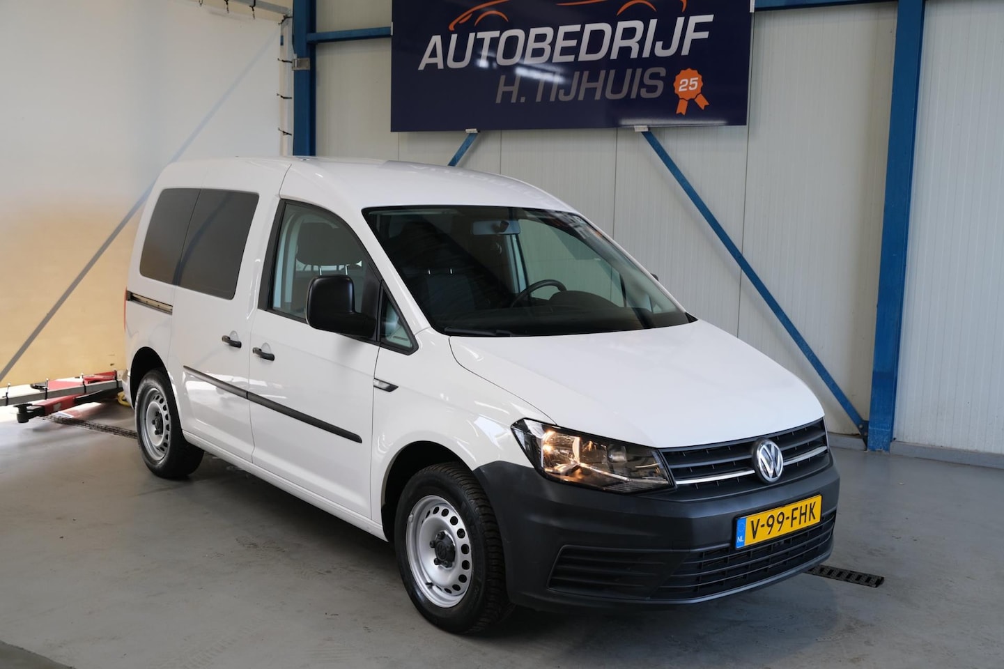 Volkswagen Caddy - 1.2 TSI L1H1 BMT Comfortline - Airco, Cruise, Trekhaak. - AutoWereld.nl