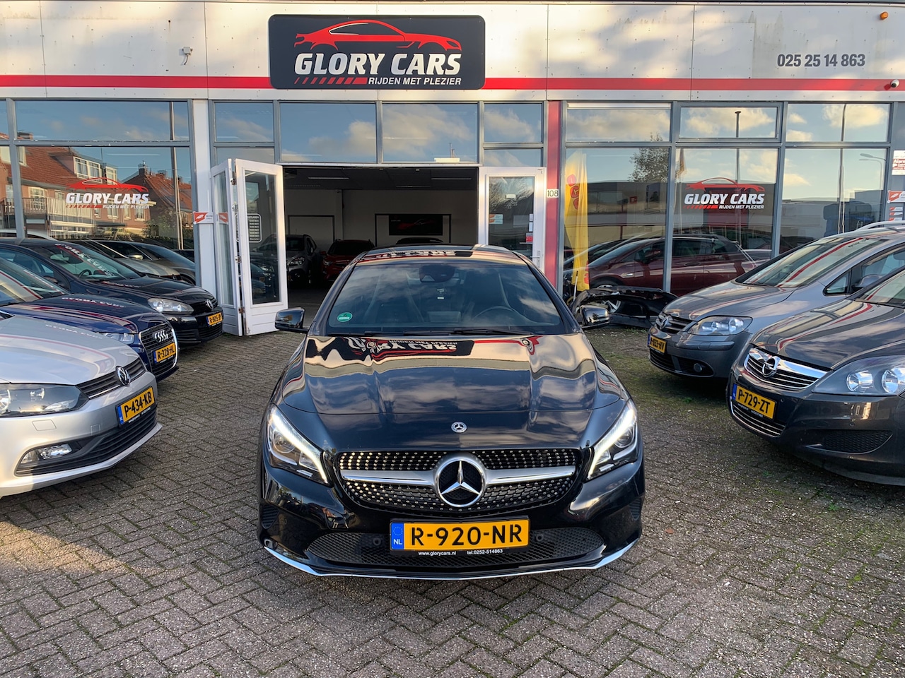 Mercedes-Benz CLA-Klasse - 180 AUTOMAAT,PANO,PDC,ACTERUITCAMERA - AutoWereld.nl