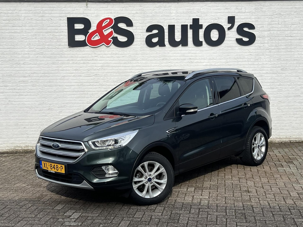 Ford Kuga - 1.5 EcoBoost Titanium Cruise Carplay Climate Achteruitrijcamera Navigatie Led verlichting - AutoWereld.nl