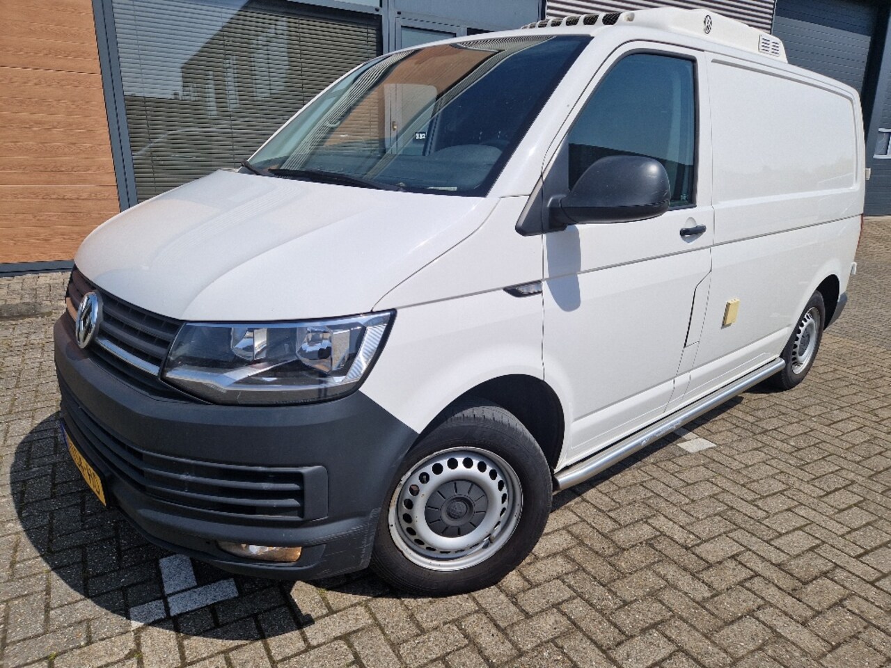 Volkswagen Transporter - 2.0 TDI dag nacht koeling stekker airco cruise 220vHighline nieuwe motor euro6 koelwagen - AutoWereld.nl