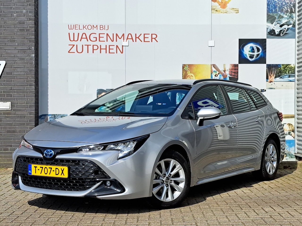 Toyota Corolla Touring Sports - Hybrid 140 Active Automaat | NAVIGATIE | DIGITAAL DISPLAY | PARKEERCAMERA | - AutoWereld.nl