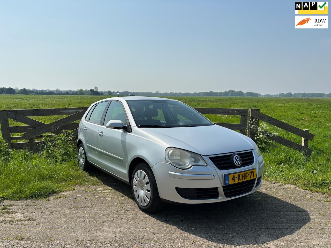 Volkswagen Polo - 1.2-12V Trendline 1.2-12V Trendline - AutoWereld.nl