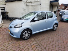 Toyota Aygo - 1.0-12V + Keurige auto