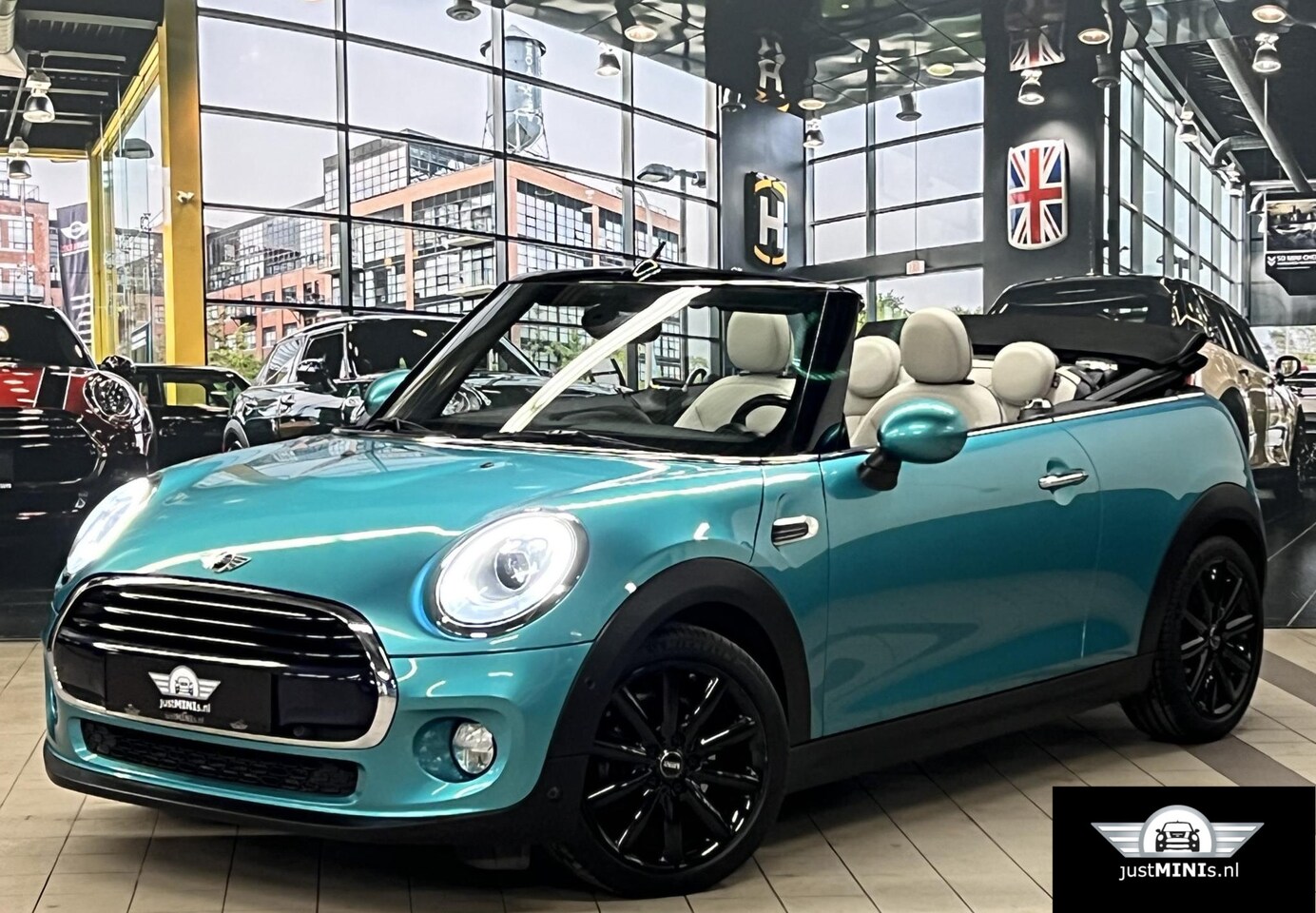 MINI Cabrio - COOPER AUT 136 pk LEDER NAVI LED NW staat - AutoWereld.nl