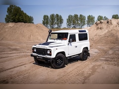 Land Rover Defender - 2.2 D HT 90" E