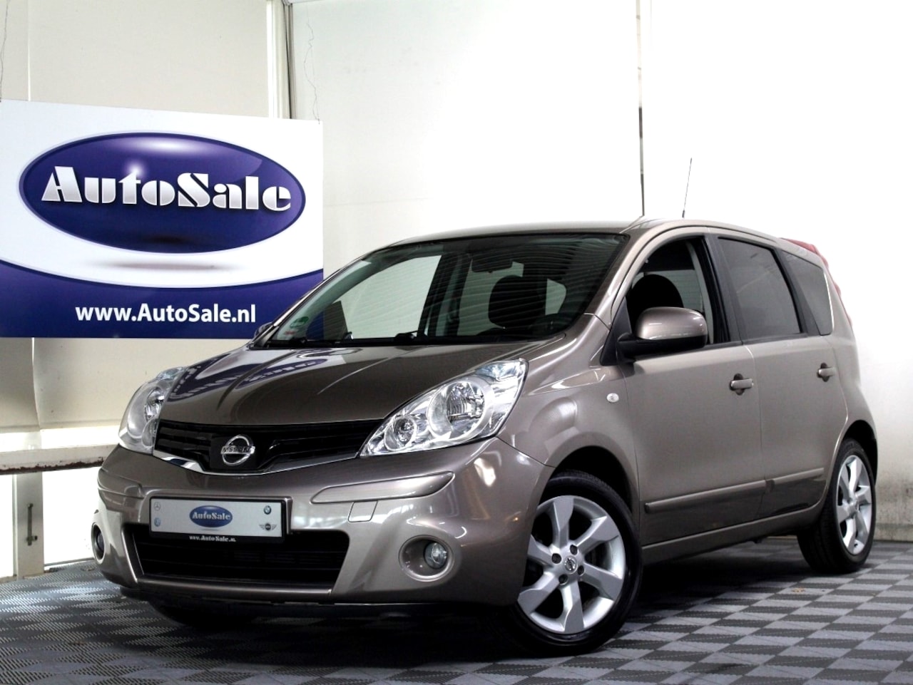 Nissan Note - 1.6 Tekna AUTOMAAT 1eEIGNR! NAVI BT CRUISE '10 - AutoWereld.nl