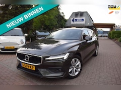 Volvo V60 - 2.0 T4 Momentum AUTOM/CRUISE/NAVI/AIRCO-ECC/TREKH/CAMERA/XENON/BLUETOOTH/PDC V+A/LMW 17 IN