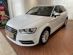 Audi A3 Sportback - 1.4 TFSI Attraction nieuw model, navigatie, bluetooth, lichtmetalen wielen, cruisecontrol,