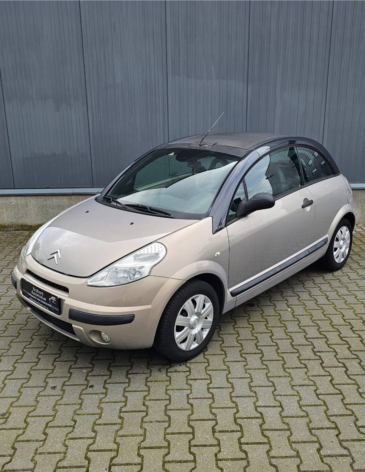 Citro n C3 Pluriel 1 6i 16V Hele Leuke Nette Cabrio Met Zeer Weinig KM citro-n-c3-pluriel-1-6i-16v-hele-leuke-nette-cabrio-met-zeer-weinig-km