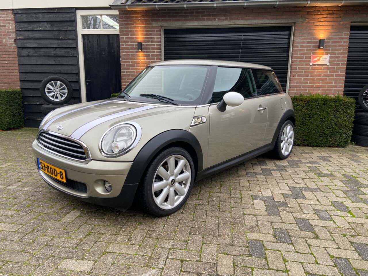 MINI One - 50 th anniversary uitvoering - onderhoud bekend - zeer nette sta - AutoWereld.nl