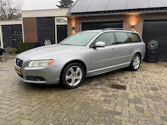 Volvo V70 - 2.0 Momentum Youngtimer Leer cruise control trekhaak