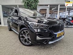 BMW X1 - SDrive20i High Executive Pano Camera Leder Led Hud