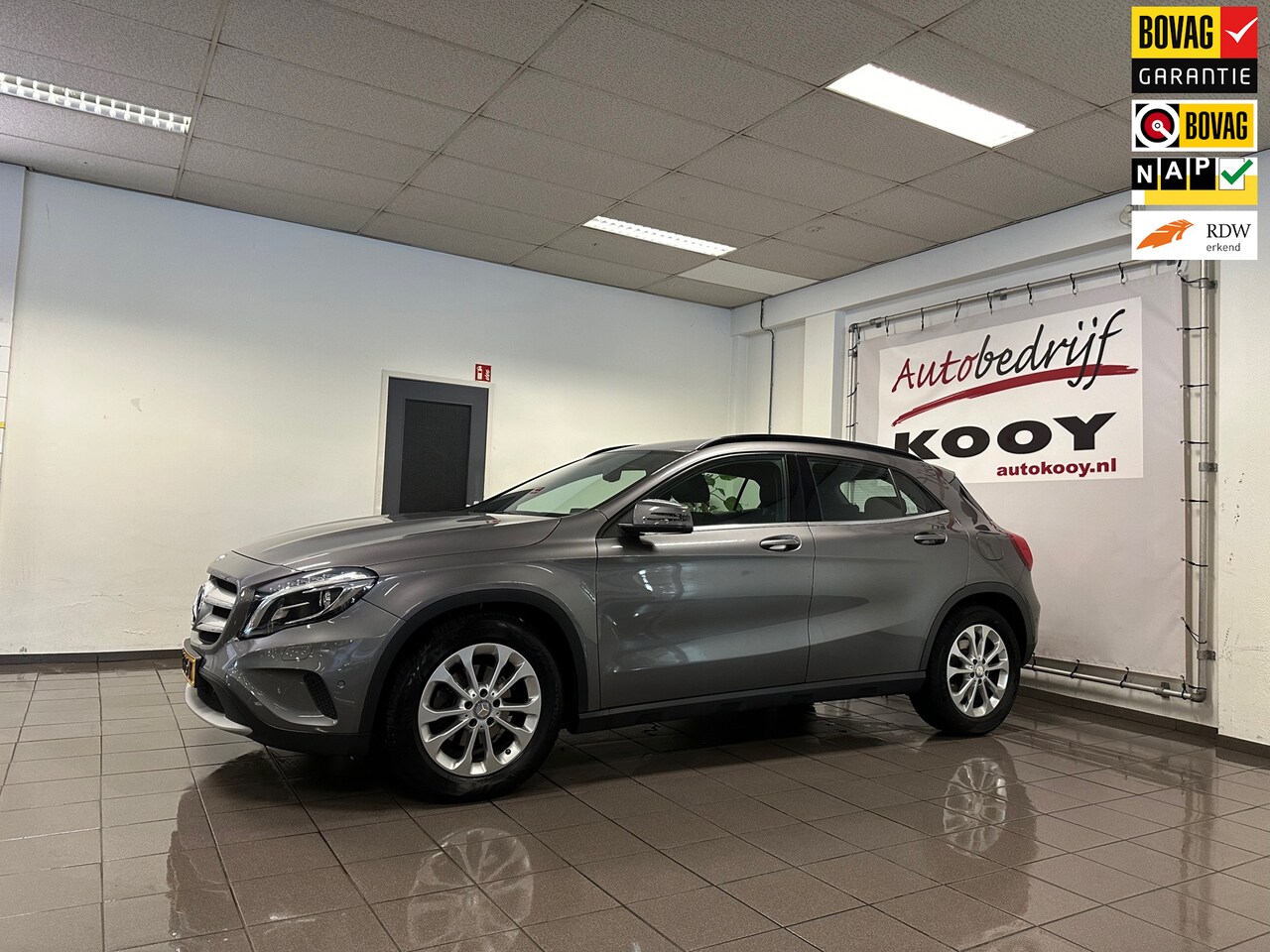 Mercedes-Benz GLA-Klasse - 200 Ambition * Automaat / Trekhaak / Cruise control / Navigatie / Xenon * - AutoWereld.nl