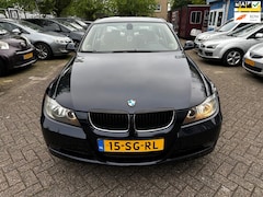 BMW 3-serie - 318i Dynamic Executive