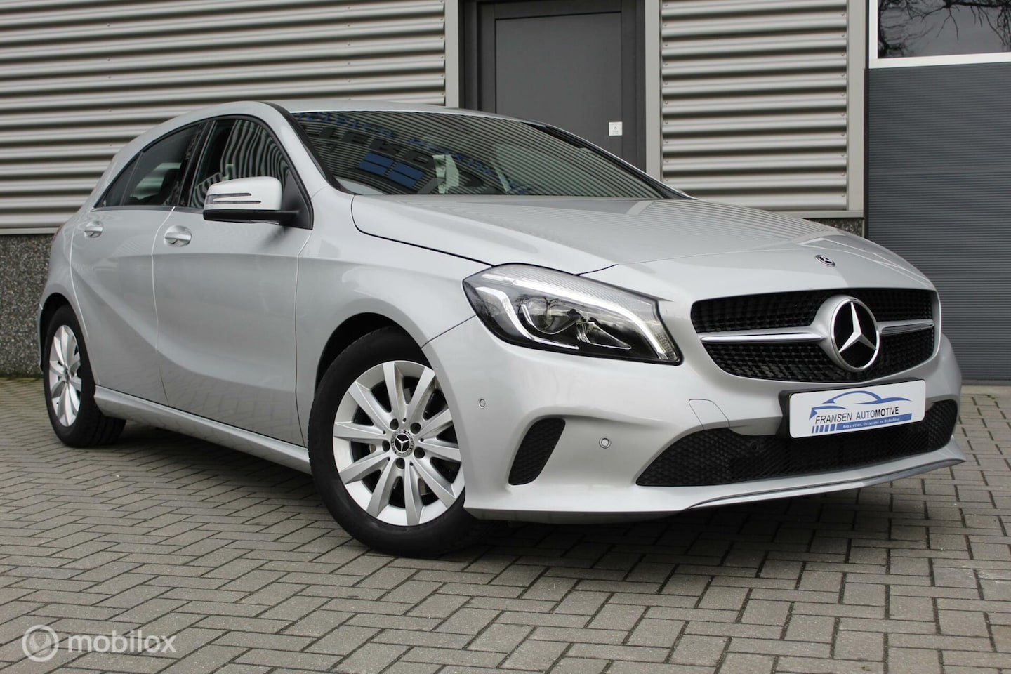 Mercedes-Benz A-klasse - 180 122pk 2018 Grijs Business Solution - AutoWereld.nl