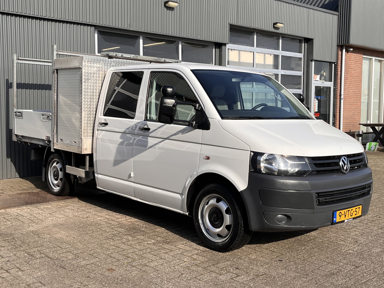 Volkswagen Transporter - 2.0 TDI L2H1 Pick up Dubbele cabine open laadbak Pick-up trekhaak 2200 kg 1e eigenaar Euro - AutoWereld.nl