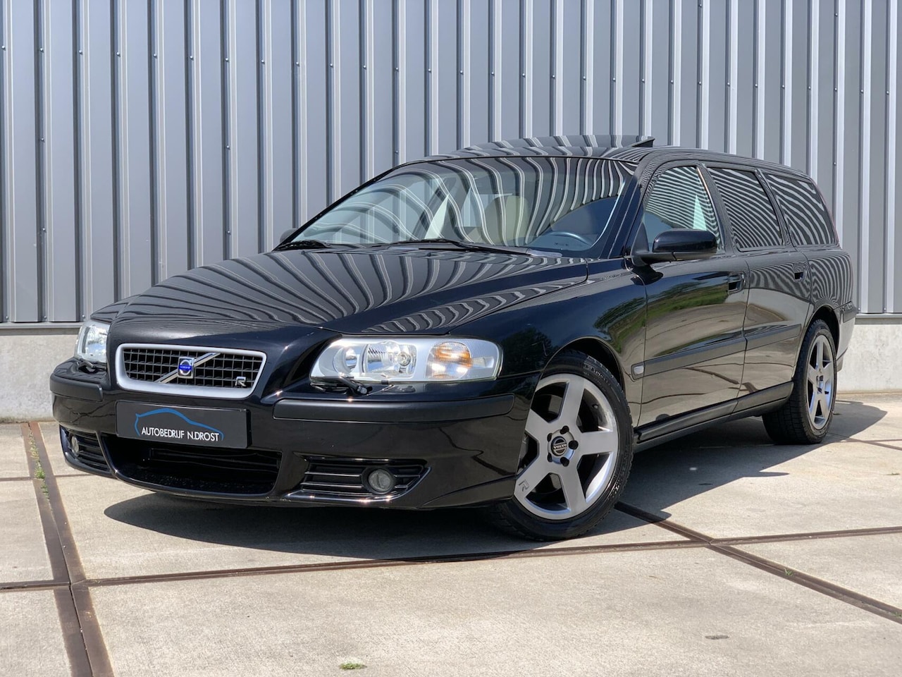 Volvo V70 - 2.5 R AWD 300PK 106DKM - Schuifdak - Unieke Auto - Originele Staat - AutoWereld.nl