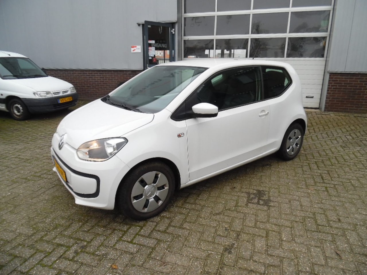 Volkswagen Up! - 1.0 move up! BlueM. - AutoWereld.nl