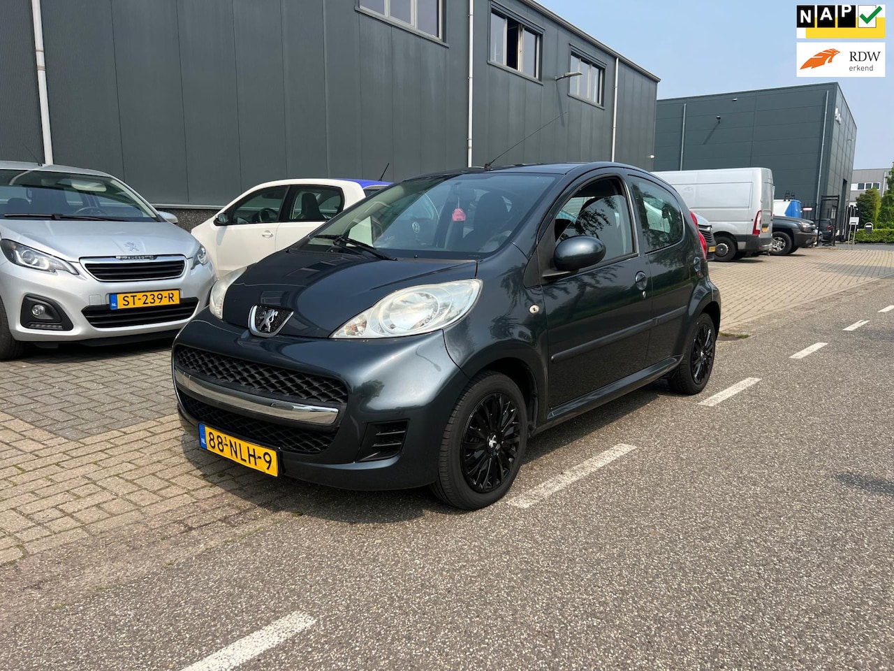 Peugeot 107 - 1.0-12V Urban Move AIRCO - AutoWereld.nl