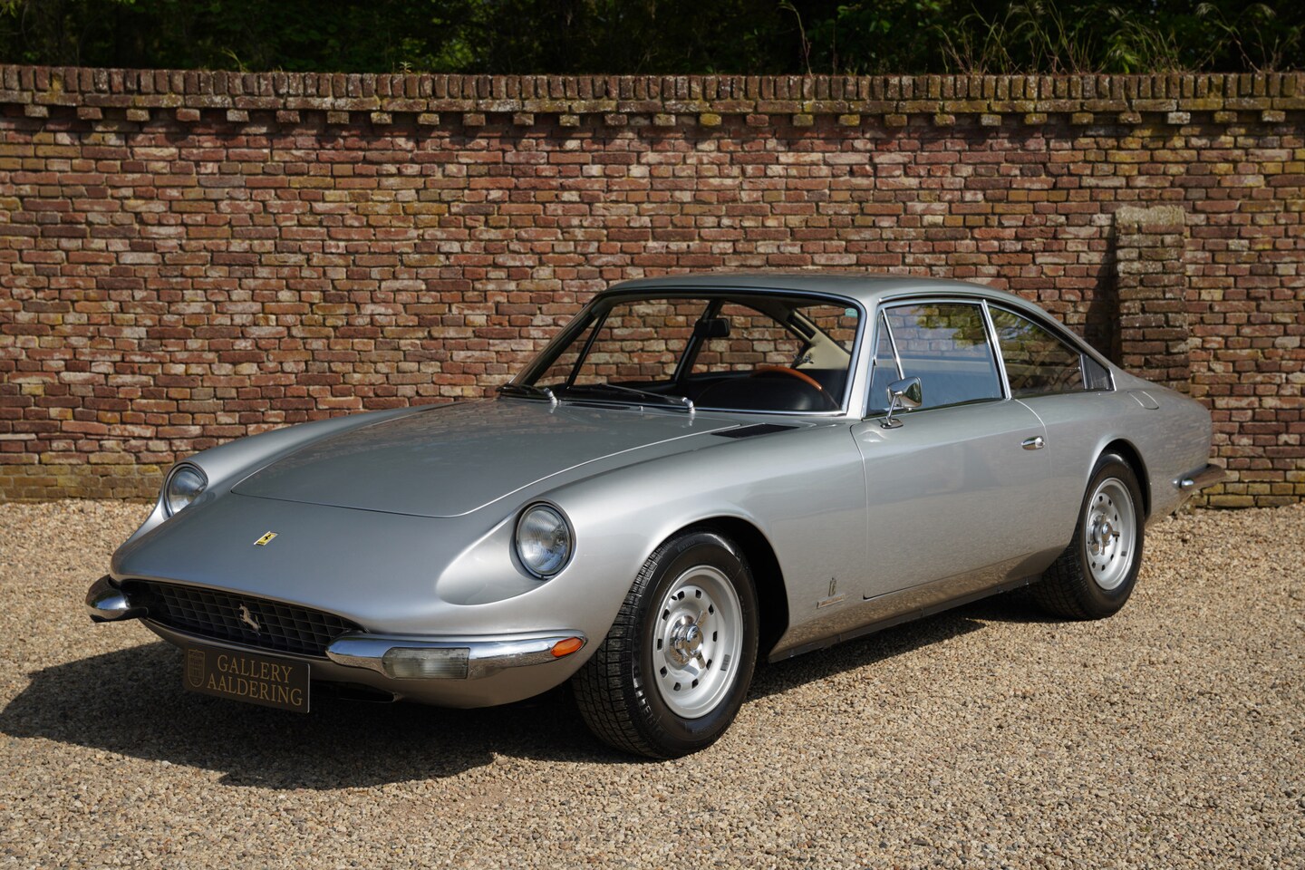 Ferrari 365 - GT 2+2 "Queen Mary" "Red Book" - Ferrari Classiche Certificate, Full matching numbers and - AutoWereld.nl