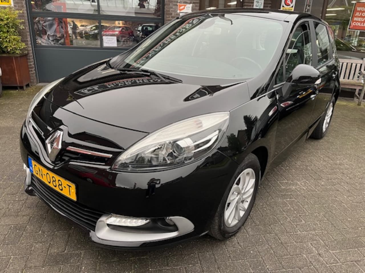 Renault Scénic - 1.2 TCE Limited Navigatie - AutoWereld.nl