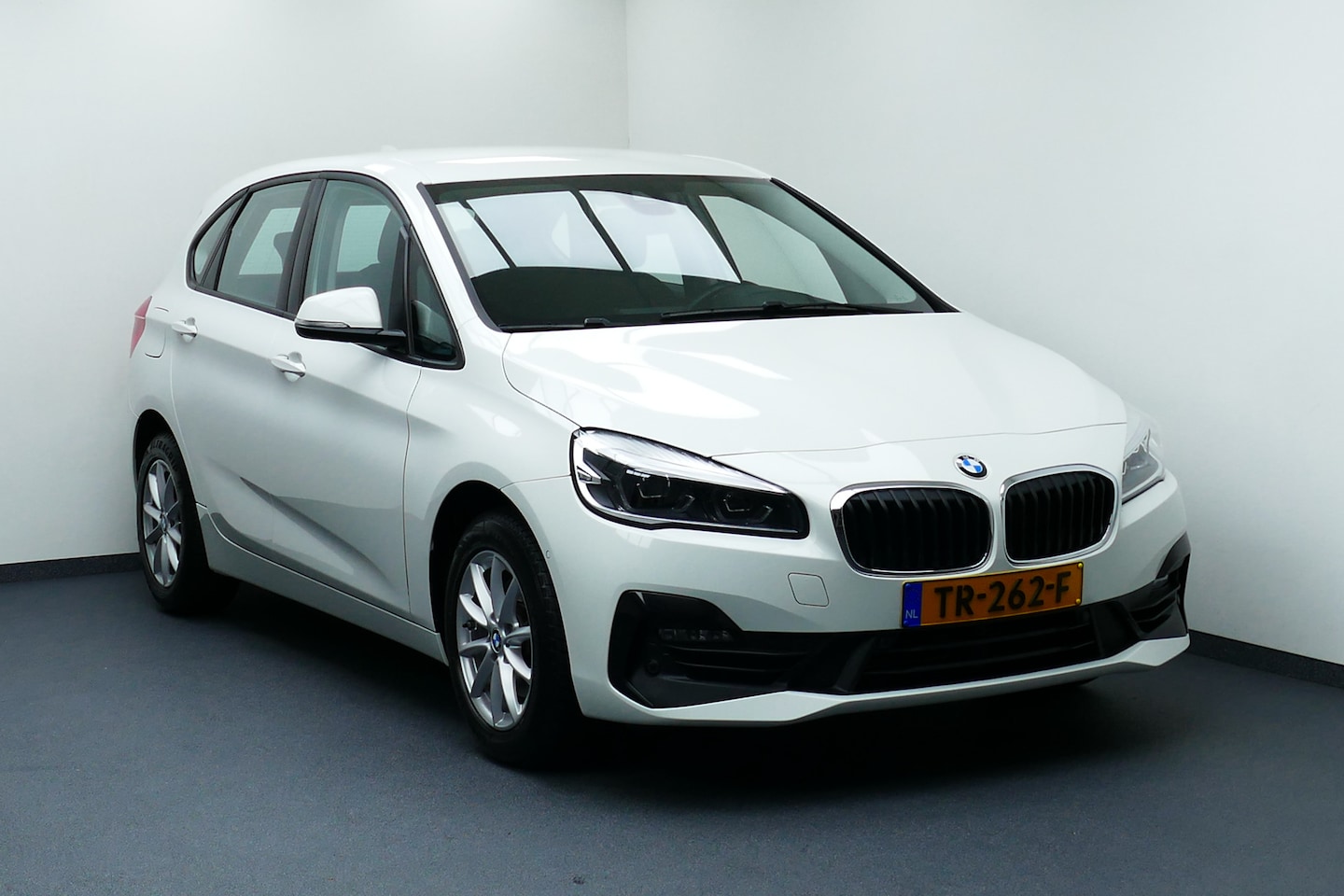 BMW 2-serie Active Tourer - 218i Executive 1-Eig. Navi, Camera, Clima, Led Koplampen, Elektr klep, Afn Haak 1300kg - AutoWereld.nl