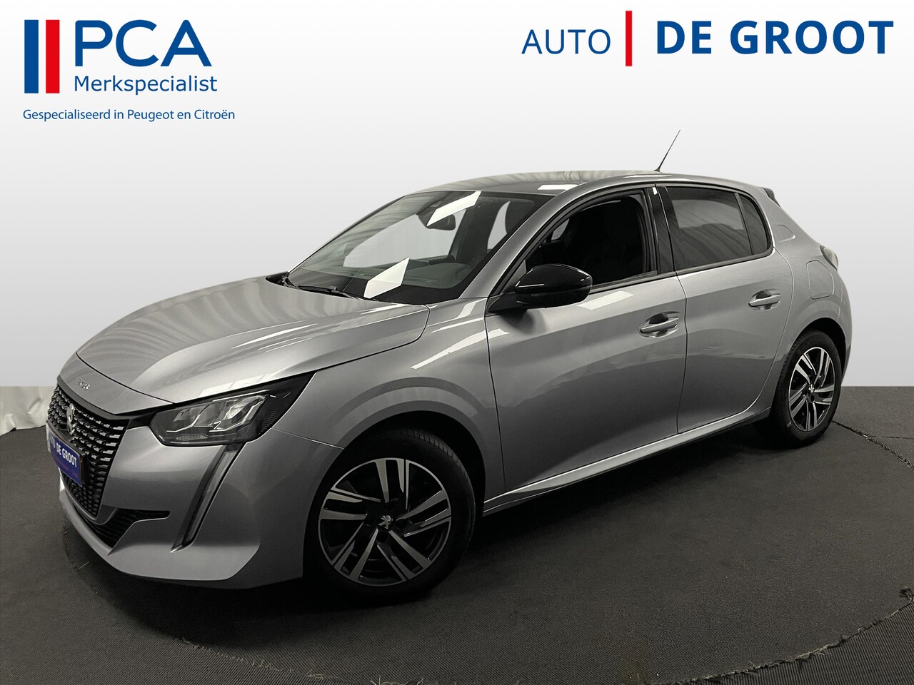 Peugeot 208 - ALLURE 100pk 3D Dash | Navi Carplay | Half leder - AutoWereld.nl