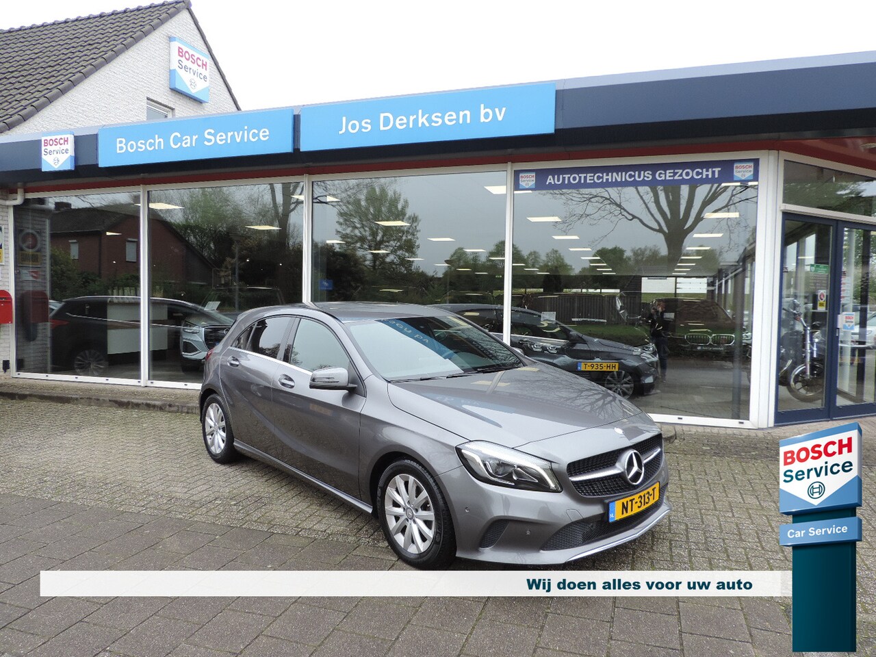 Mercedes-Benz A-klasse - 180 123PK Business Solution - Nav | Parkeerass. | Camera | Stoelverwarming - AutoWereld.nl