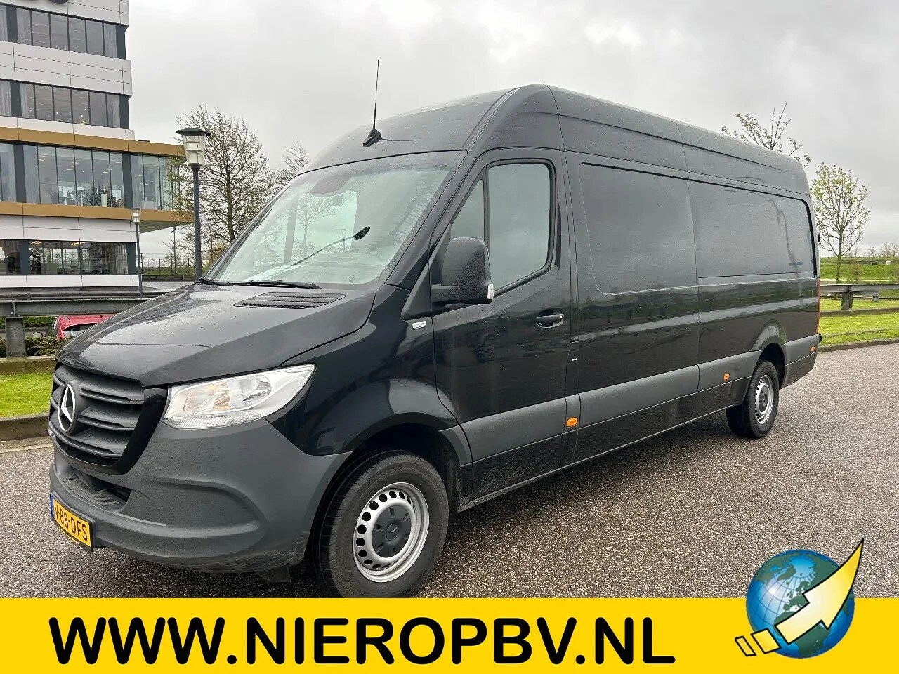 Mercedes-Benz Sprinter - 319CDI L3H2 Automaat Airco Cruisecontrol Apple CarPlay 6 Cilinder - AutoWereld.nl