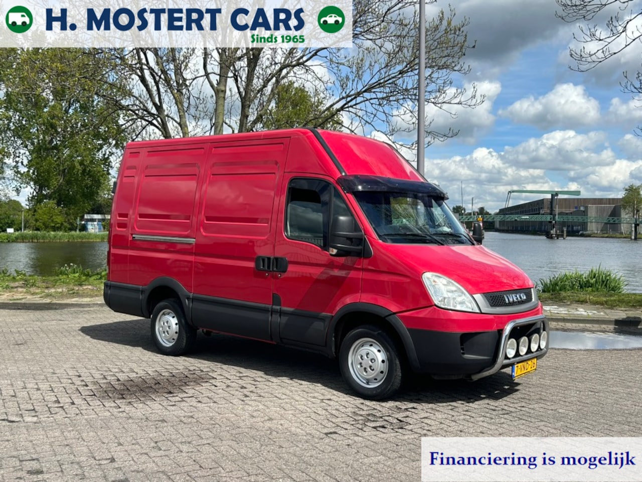 Iveco Daily - 29 L 14V 300 H2 L * NIEUWE APK * TREKHAAK * SCHUIFDEUR * DISCOUNT COLLECTIE * - AutoWereld.nl