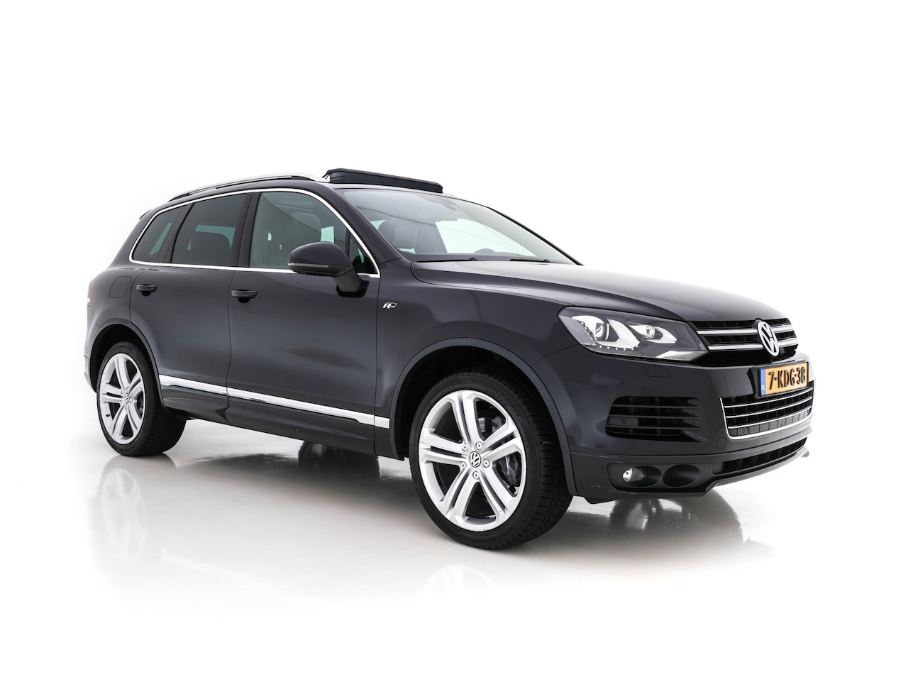 Volkswagen Touareg - 3.0 TDI R-line-Pack Chrome-Pack Aut. *PANO | VOLLEDER | NAVI-FULLMAP | XENON | DYNAUDIO| M - AutoWereld.nl