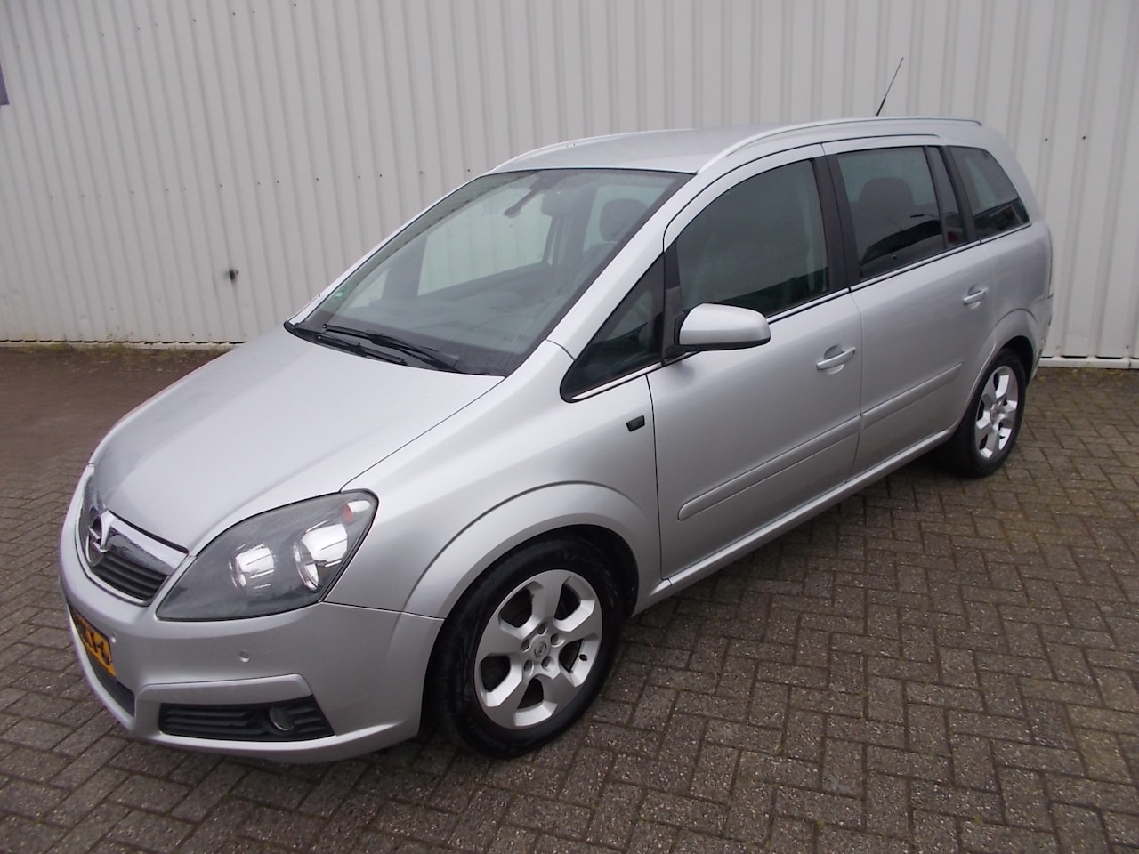 Opel Zafira - 2.0 Turbo Cosmo 7P ( APK 03-03-2025 ) - AutoWereld.nl