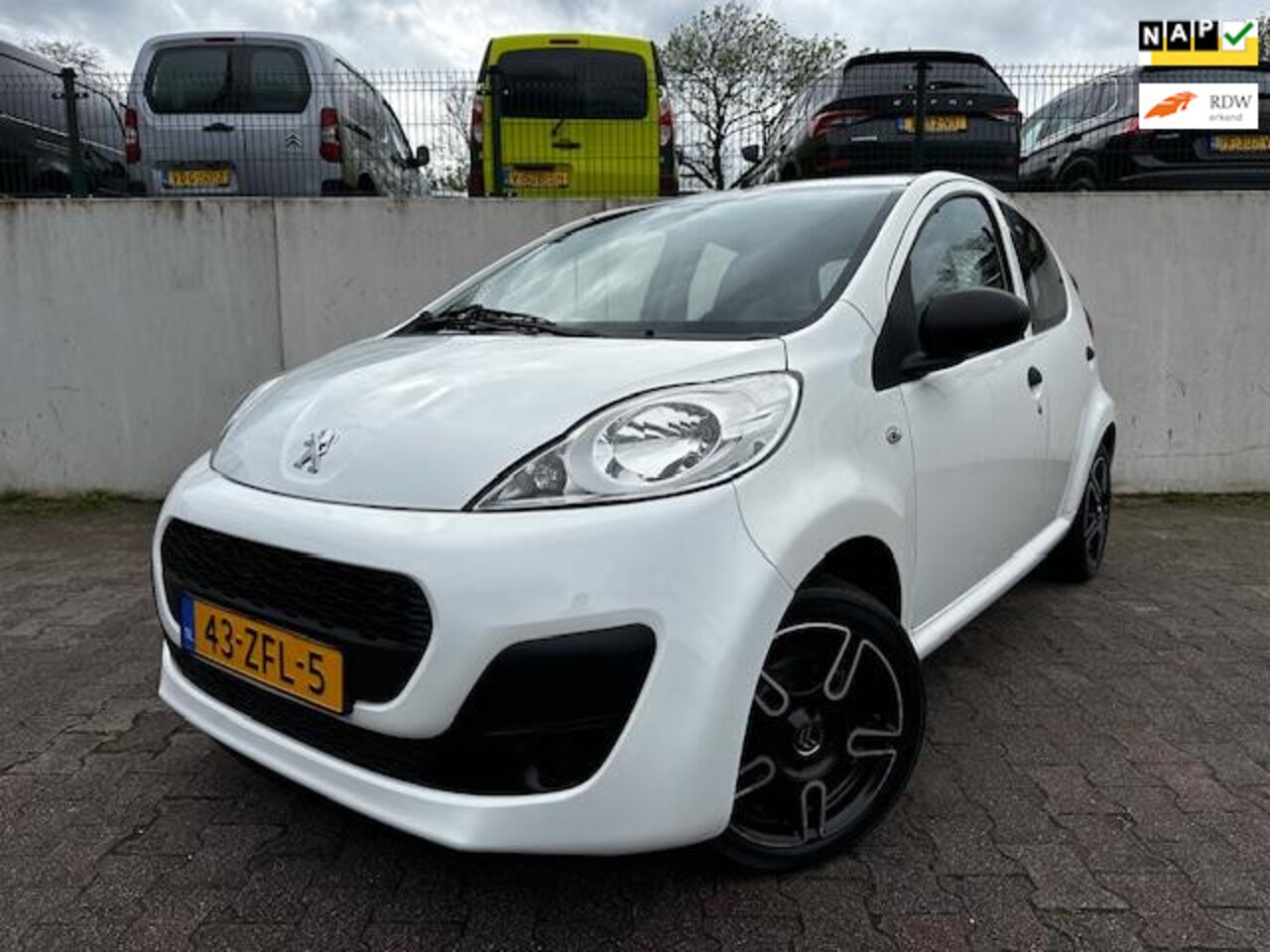 Peugeot 107 - 1.0 Blue Lease/AIRCO/SPORT VELGEN/NETTE AUTO/NIEUWE KOPPELING/NIEUWE APK BIJ AFLEVERING/ - AutoWereld.nl