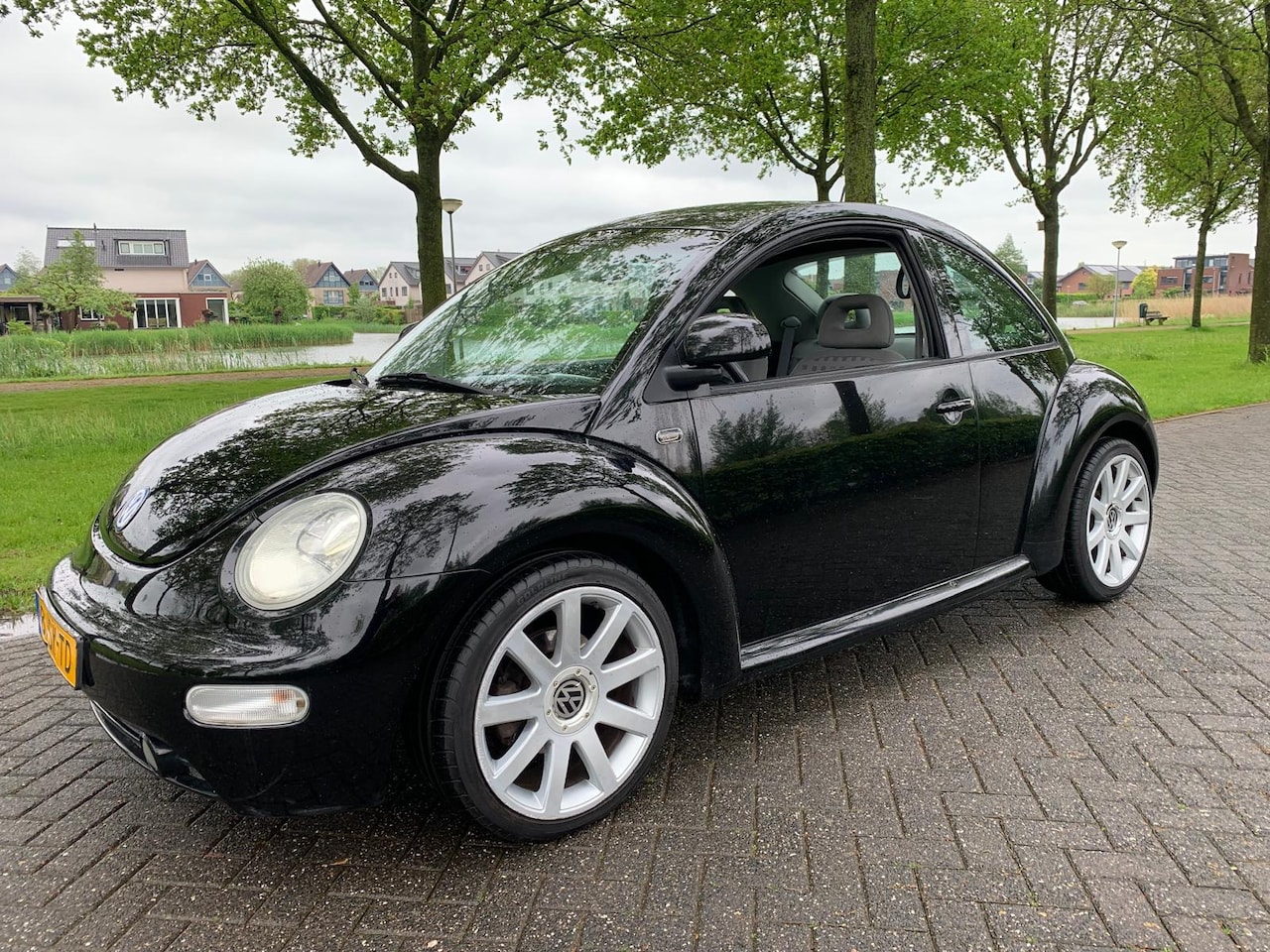 Volkswagen New Beetle - 2.0 Highline 2.0 Highline - AutoWereld.nl