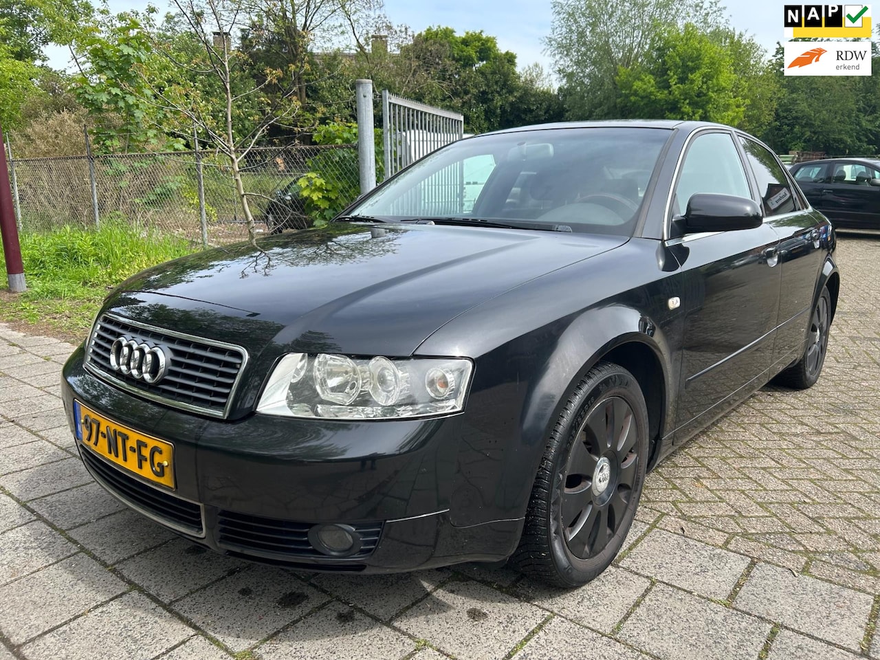 Audi A4 Limousine - 2.0, 5 deurs, nap,lm velgen - AutoWereld.nl