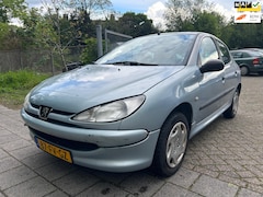 Peugeot 206 - 5 deurs , airco , nap