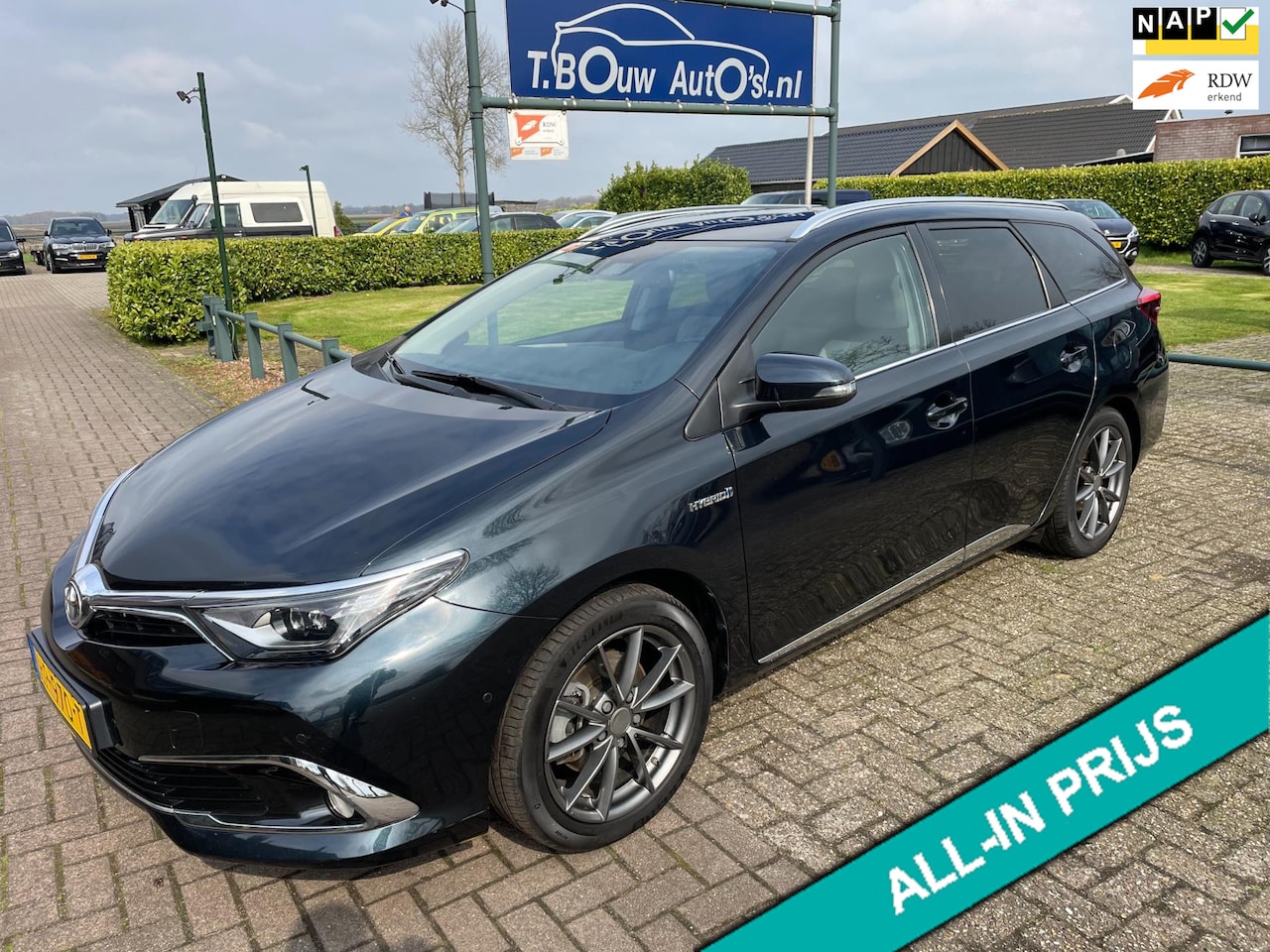 Toyota Auris Touring Sports - 1.8 Hybrid Lease Exclusive|Keyless|Leer|Xenon|Camera|Trekhaak - AutoWereld.nl