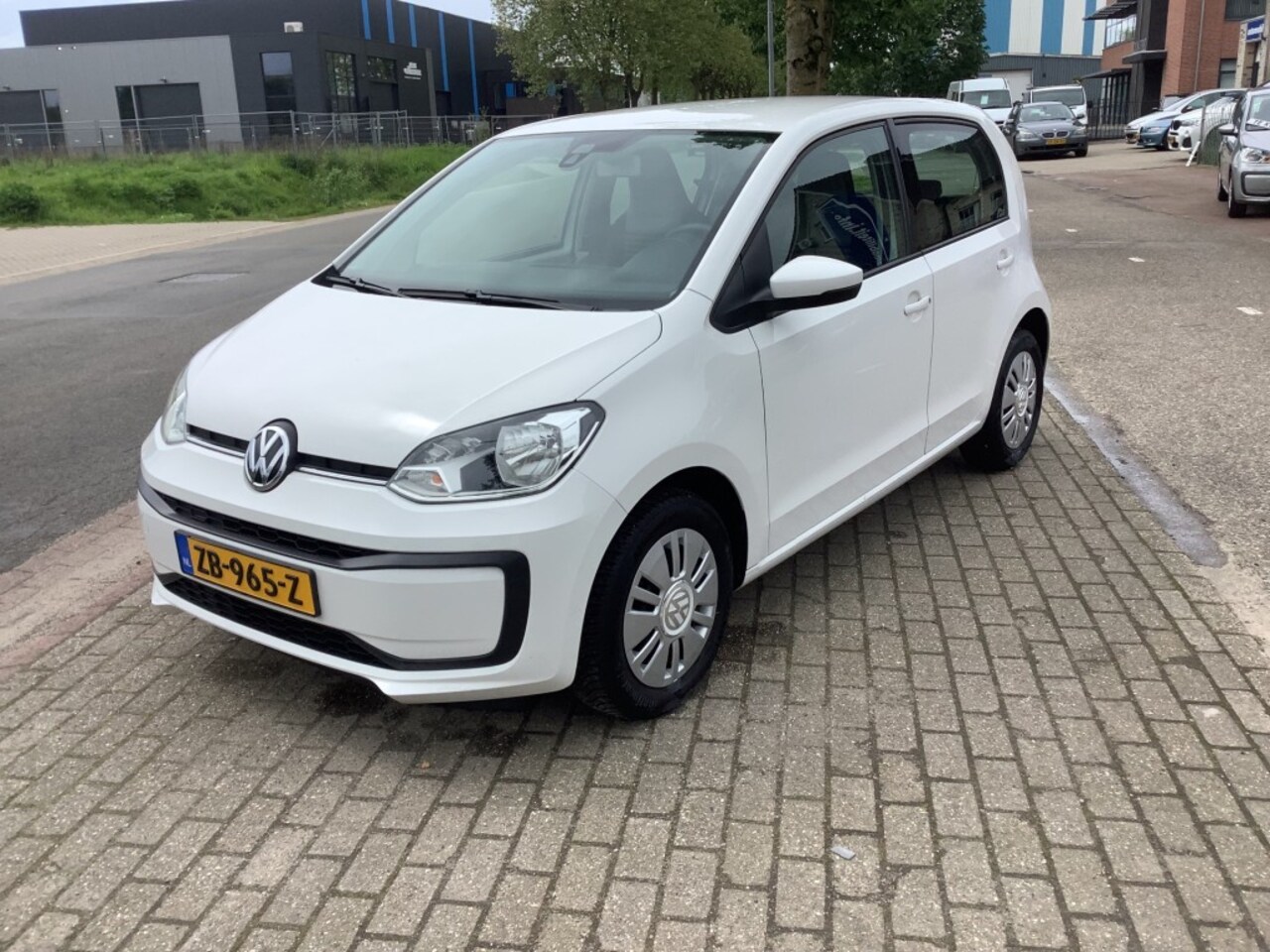 Volkswagen Up! - 1.0 BMT move up! 1.0 BMT MOVE UP! - AutoWereld.nl