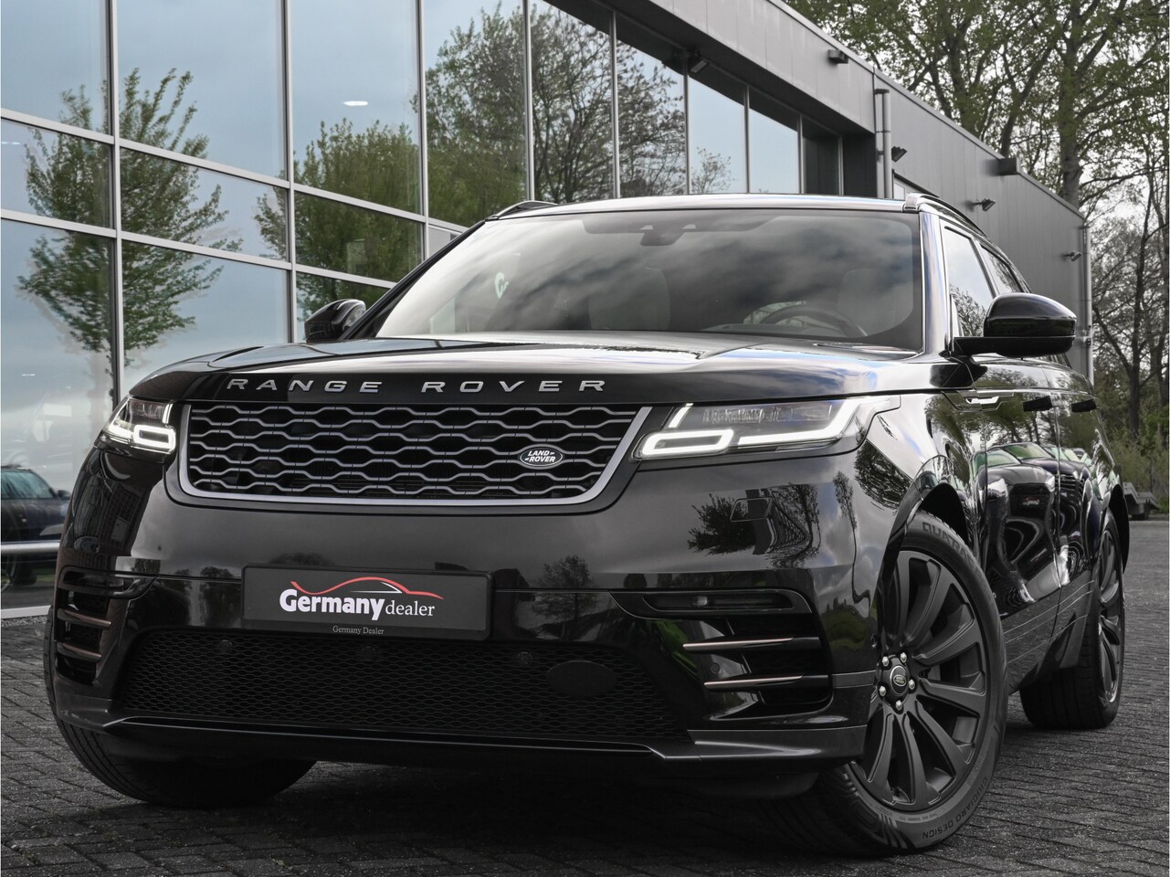 Land Rover Range Rover Velar - 3.0 V6 AWD R-Dynamic HSE 3.0 V6 AWD R-Dynamic HSE - AutoWereld.nl