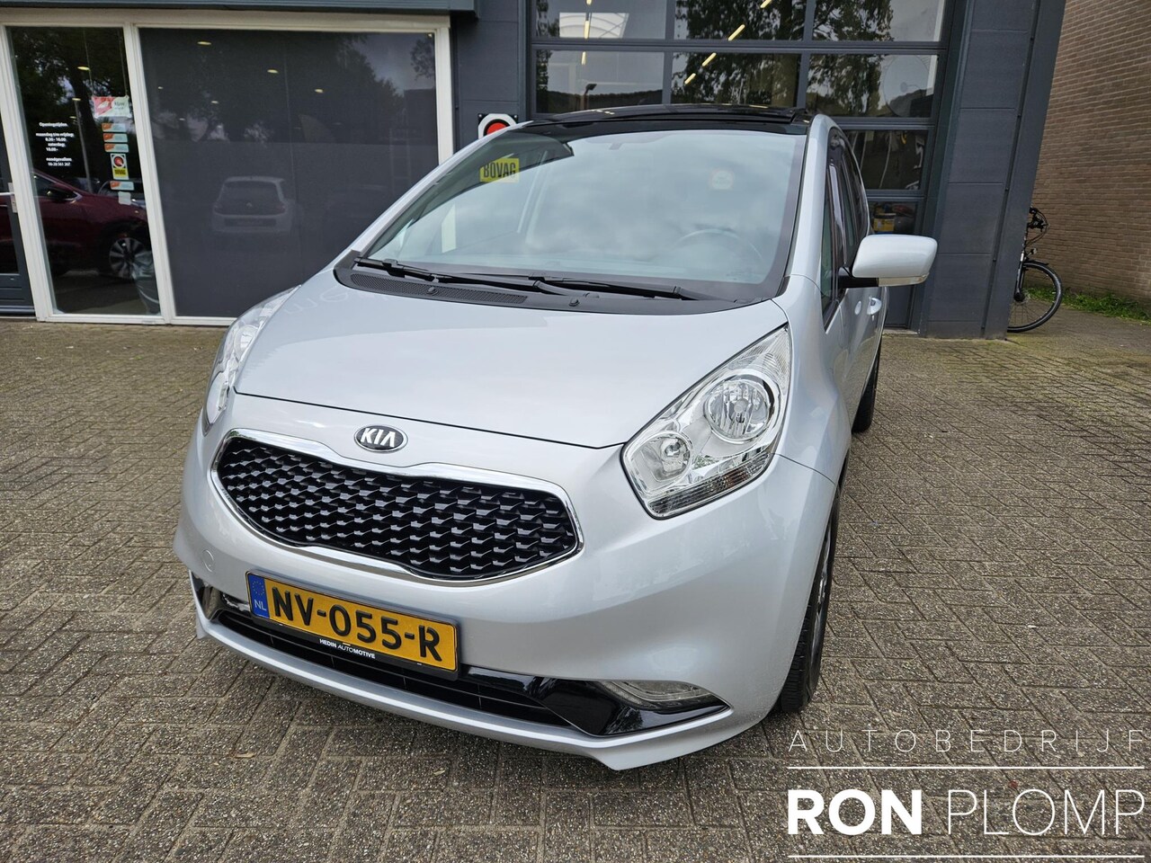 Kia Venga - 1.4 CVVT Summer Edition / Airco/ Navigatie/ Cruise/ Panoramadak/ PDC/ Camera/ Led - AutoWereld.nl