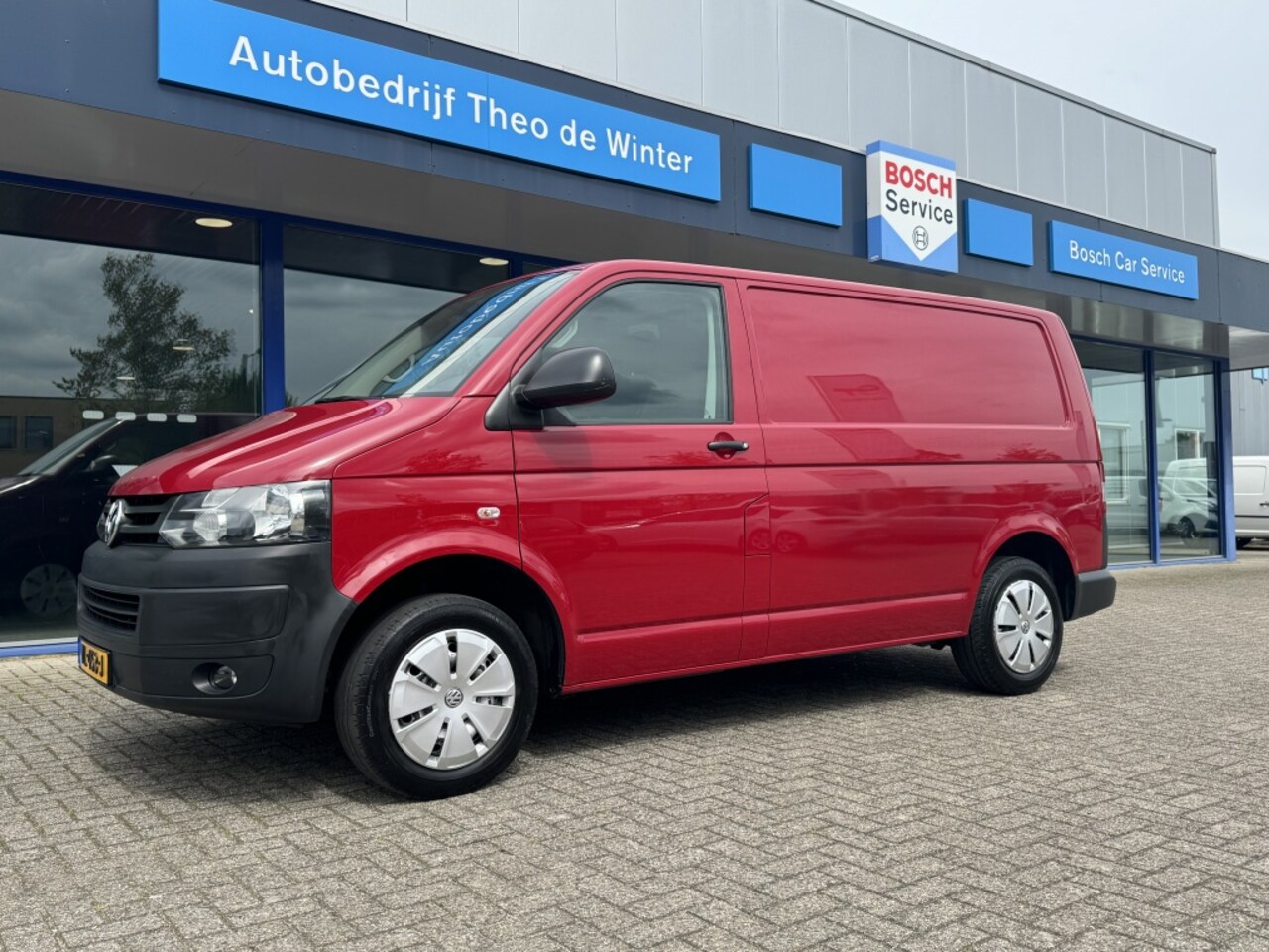 Volkswagen Transporter - 2.0 TDI L1H2| 1E EIGENAAR, 140PK, Airco, Cruise, Navi, Trekhaak - AutoWereld.nl