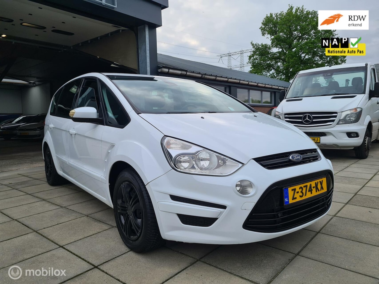 Ford S-Max - 2.0 Titanium 7persoons./clima/cruise/trekhaak - AutoWereld.nl